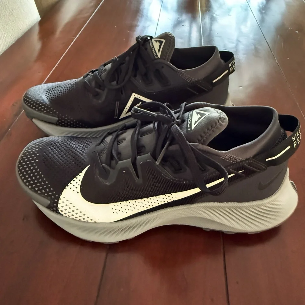 Nike Women’s Pegasus Trail 2 Sneakers - Picture 9 of 11